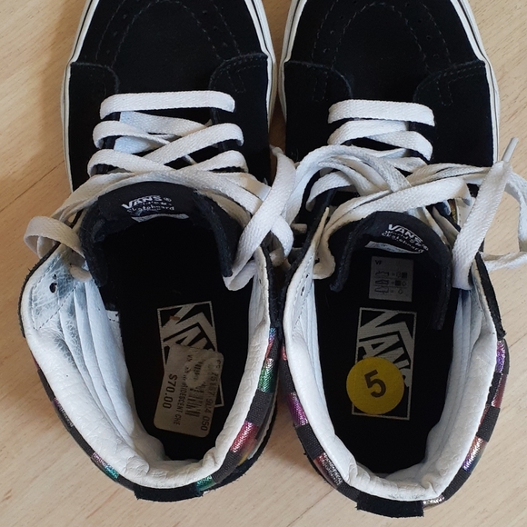 Vans - Picture 4 of 7